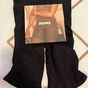 NWOT SKIMS. Size 4X/5X.